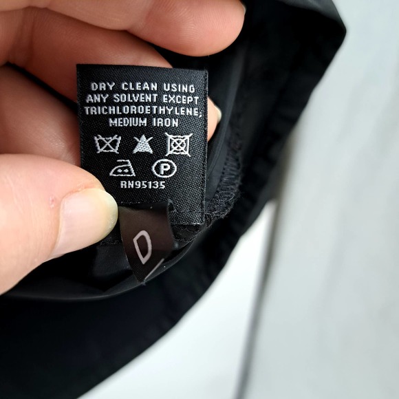 Lafayette 148 New York Blouse 8 Pleated Button Front 3/4 Sleeve Casual Black - Picture 8 of 9